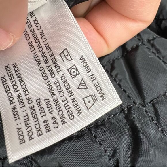 Greg Norman Blue and Black Printed/ Black Quilted Reversible Zip Up Vest - Picture 8 of 11